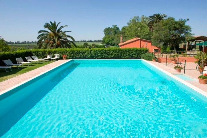 Agriturismo met zwembad versillie te huur via Italian Residence. Strand, dorp en rust bij de hand