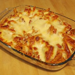 Pasta ovenschotel met spinazie en slavink