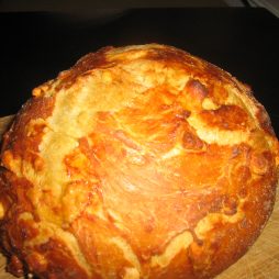 Zelf gebakken brood al formaggio van de vele smaken van Italian Residence