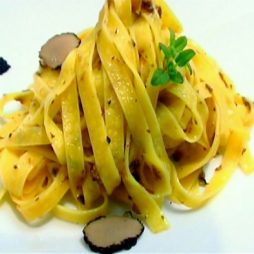 Pasta met verse truffel van de vele smaken van Italian Residence vakantiehuizen italie
