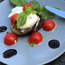 Aubergine Burrata toren Italian Residence