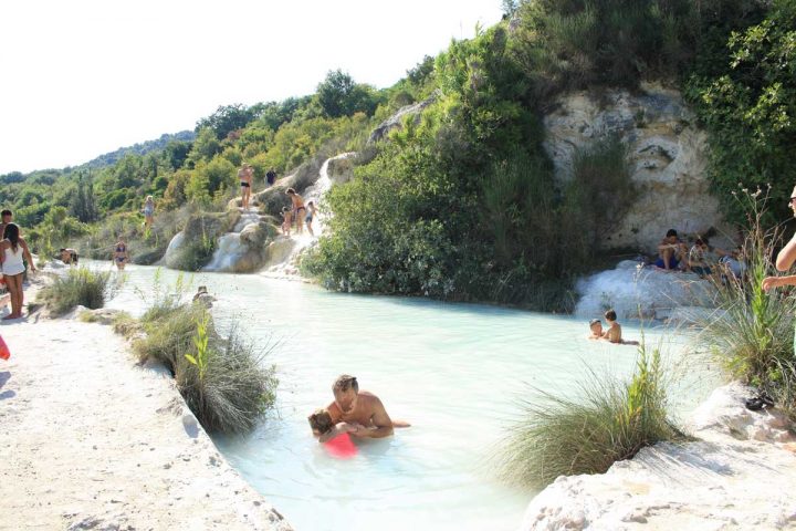 Wie is de Mol Italie. Italian Residence Vakantiehuizen , vakantie villas Italie